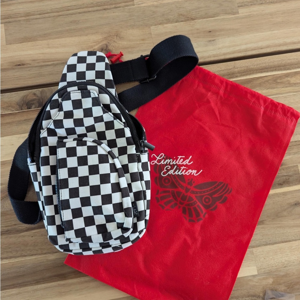 girrlscout checkered print slingbag